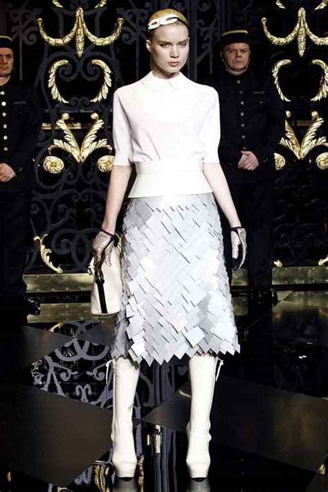 louis vuitton fw 2011 pumps|Louis Vuitton dresses fall 2011.